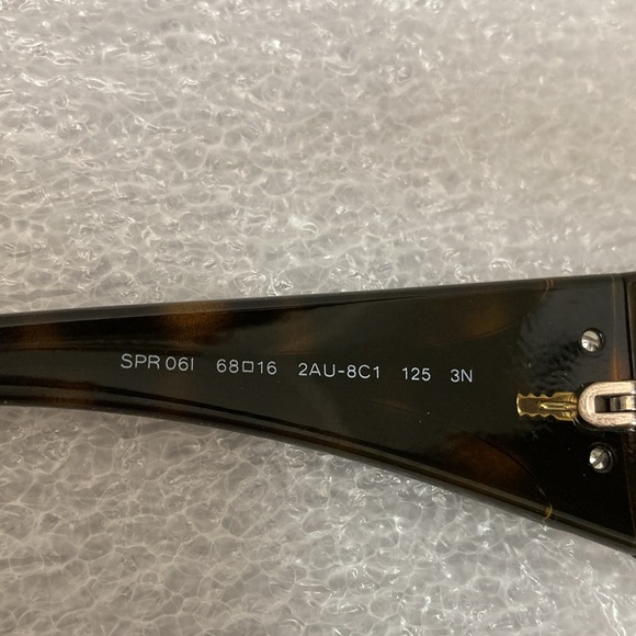 ⭐️HOST PICK⭐️ NWOT - Authentic Vintage PRADA LUXOTTICA Tortoise-Shell Sunglasses - Picture 13 of 16